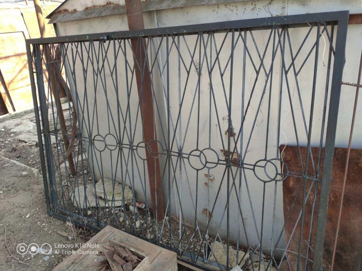 Продам решётки на балкон.