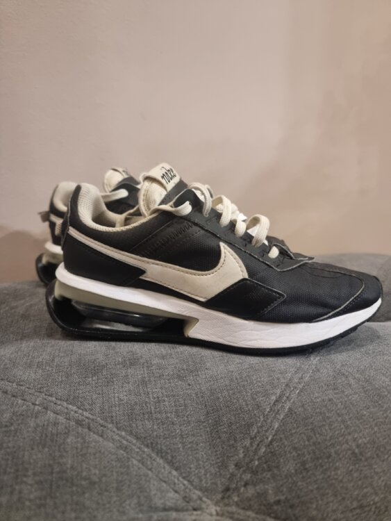 Nike оригинал, размер 37. цена 250р.