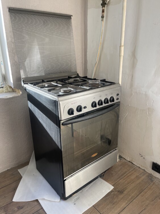 Продам газовую плиту Gefest с духовкой