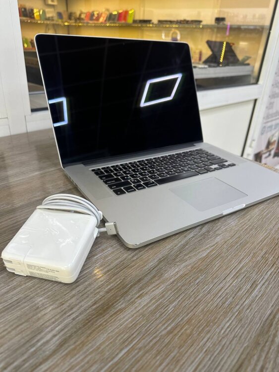 MacBook Pro Retina 15" — Late 2013