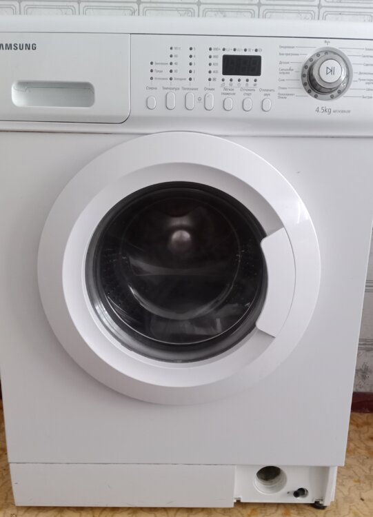Продаются Samsung 4,5кг; ATLANT 5кг.