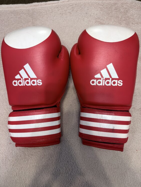Профессиональные боксерские перчатки Adidas AIBA (10 oz, кожа, оригина