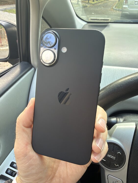 iPhone 16 128 570$