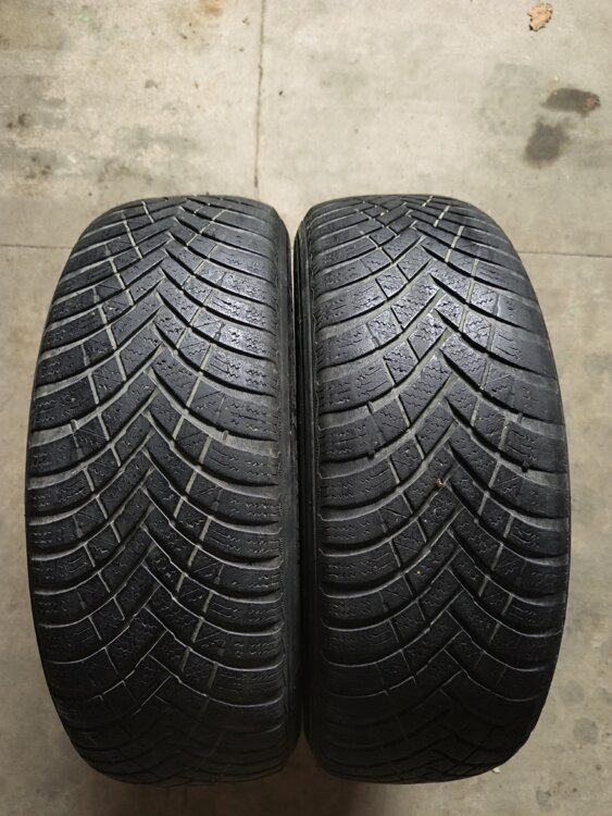 Пара зимних шин Hankook 205/60 R16