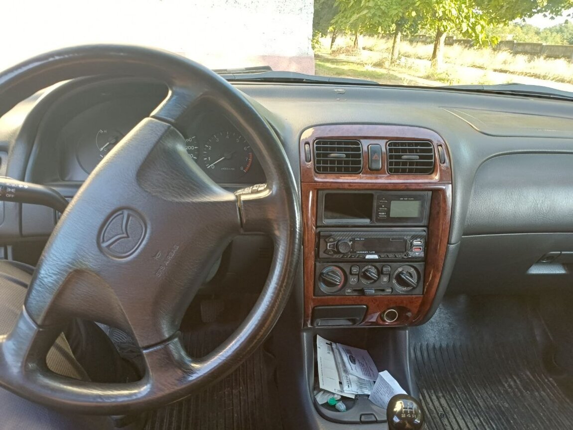 Продам авто, метан 1997 год 1.8 бензин