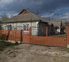Продам дом в центре города Леова.