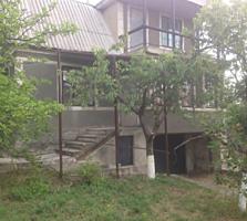 Продается срочно, недорого дом - дача - вилла, в живописном месте.