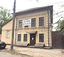 Banca vinde edificiu din 2 etaje+subsol ideal pt reprezentanta/oficiu.