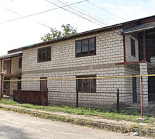 Продам дом в центре, 180 м. кв. Можно использовать под магазин, офис
