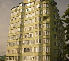 Apartament cu trei odai - 105m, reparatie euro, parcare subterana.
