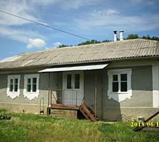 Atenție, preț nou! Se vinde casă pe 76 ari îngrădiți, zonă pitorească.