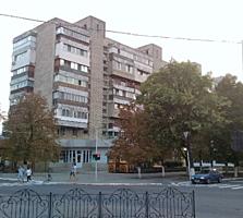 Центр ЛЕНИНА д. 12 2-к кв. ЧЕШКА 54/30/8 лоджия 8 м2 с остеклением