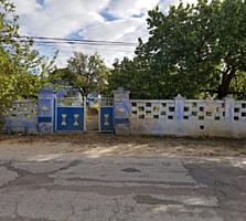Продам два дома в одном дворе -Договорная цена, торг на месте.