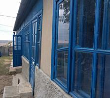 Casă + 20 ari, pe traseul Chișinău-Cantemir-Cahul, - Negociabil.