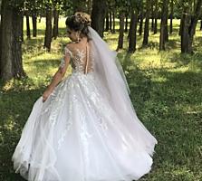 Продается шикарное свадебное платье