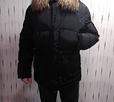 Scurta este noua, guler din blana naturala, marimea L-XL