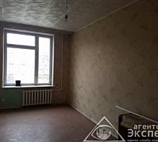 Продам блок на Текстильщиков возле кафе "Астория", потолки 3 метра.