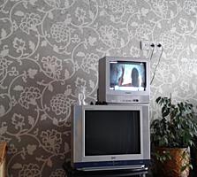 Маленький телевизор "Sharp" в отличном состоянии+подставка 1000 лей