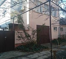 Продается большая часть дома, все коммуникации, центр Бендер