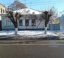 Продам квартиру на земле 1/1 Центр г. Бендеры. Срочно!