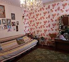 De Vanzare apartament la casa(curte si o gradina) Balti zona CENTRU