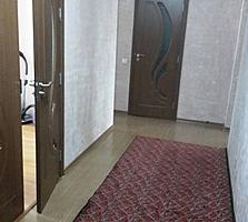 Vind apartament cu 2 camere in casa magazinluí Fidesco