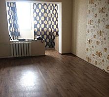 Трехкомнатная в районе 9 школы, центр!!!