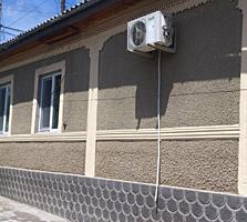 В Кишиневе на одном участке продаются два дома