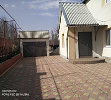 Продаётся двухэтажный дом в г. Бендеры. Торг уместен.