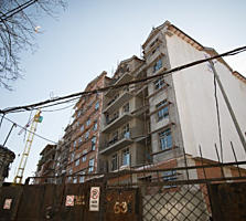Centru. Str. Hajdau. Bloc nou. 2 camere. varianta alba. Autonoma.