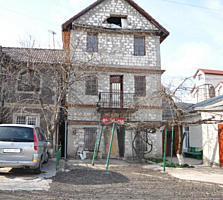 Недостроенный дом в Центре ул. Когылничану