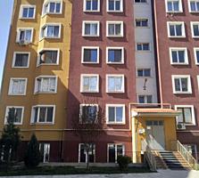 Трехкомнатная в центре новострой с автономным отоплением.
