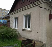 Дом каменный, удобства, 68 м2, ул. Восстания. Центр. Участок 3 сотки.
