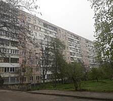 Траян, 2-ком., 3/9 этаж, середина, стеклопакеты, косметический ремонт!