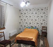 Продаю 2-комн. квартиру 44 кв. м с гаражом в центре Кишинева