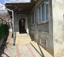 Casa in suburbie, 15 km de la Chisinau si 22 km de la Criuleni, 30 ari