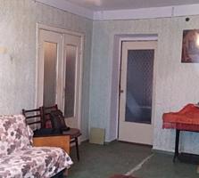 Двухкомнатная квартира, середина, два балкона
