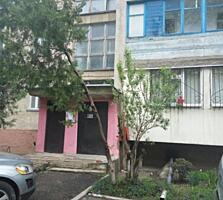 3-комнатная, 102 серия, 2 этаж. Ботаника