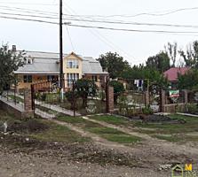 Casa 200m2, 30 ari in s. Iarova, r. Soroca