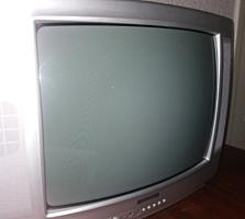 Se vinde televizоr color PANASONIC 550 lei