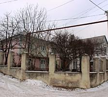Vind casa de locuit si teren 5,5 ari, Durlesti