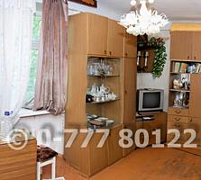 Двухкомнатная у Парка Победы 1/4 15500 $