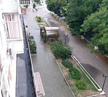 Продам 3-комнатную в самом центре Бендер+капитальный гараж.