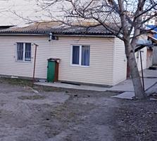 Срочно продается Полдома в Центре города Бельцы. 13.500е