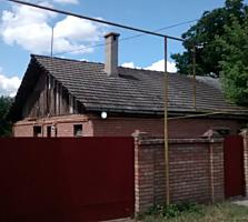 Часть дома с участком под строительство у парка Победа.