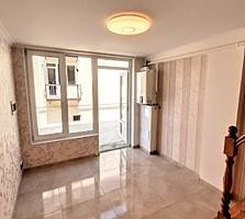 Танхаус 2 этажа 2 спальни + (салон & кухня) 50 m2 + дворик + кладовка