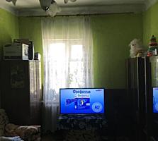 Продается двухкомнатная на Бородинке, комнаты раздельные.