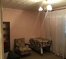 Двухкомнатная квартира, район Ориона, жилое состояние, высокий цоколь!