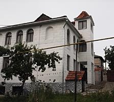 Продам 2-этажный дом-дача с мансардой 160 кв. м на 7 сот земли