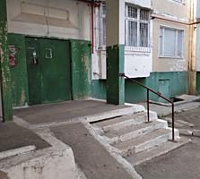 Vand apartament 3 camere Botanica-Independentei pret negociabil
